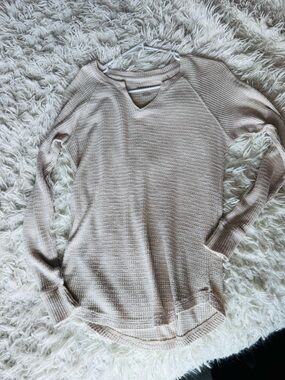 American Eagle Outfitters Beige/Cream V-Neck Waffle Knit Sweater